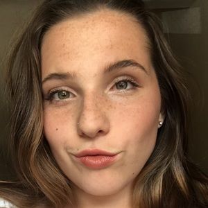 Meet your Posher, Sophia